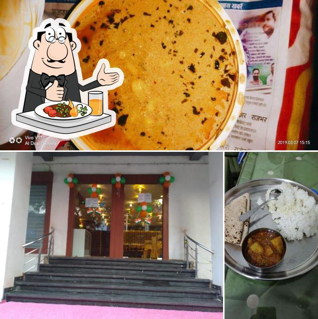 Food at Sanzha Chulha Family Restaurant