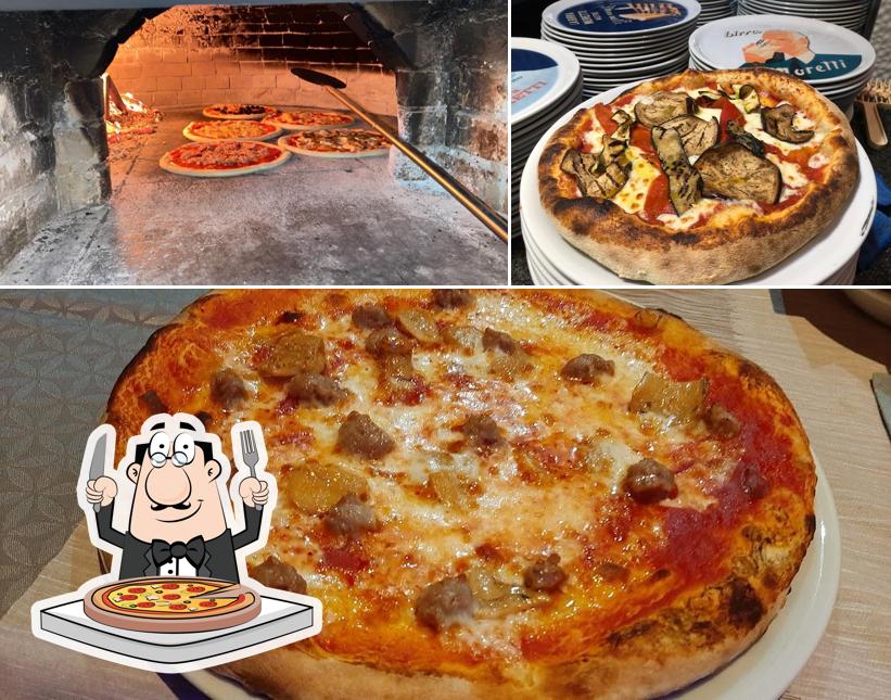 Ordina tra le svariate varianti di pizza
