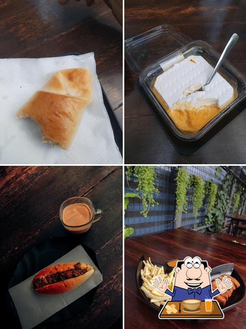 Food at Mom's Cafe