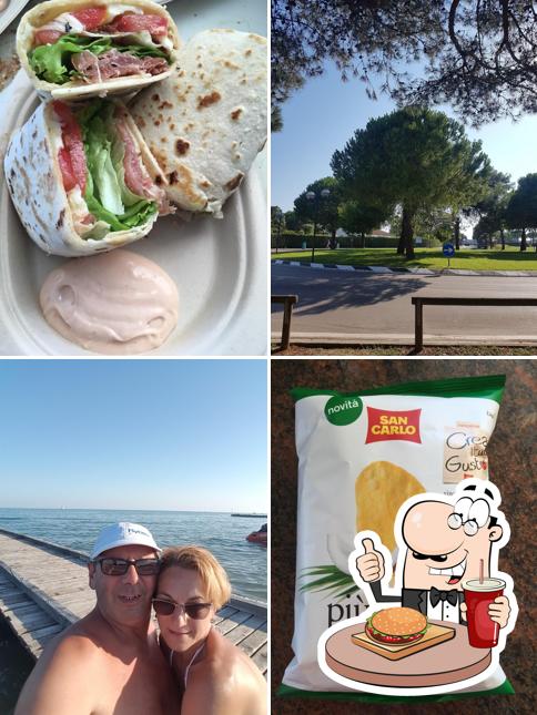 Prova un hamburger a Chiosco dalle Ragazze