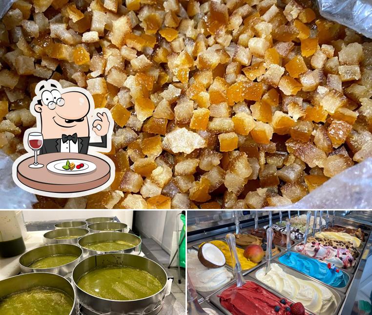 Platti al Gelateria Fiaschin Ice