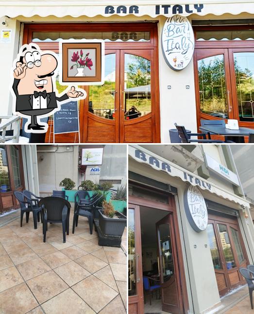 Siediti a un tavolo di New Bar Italy
