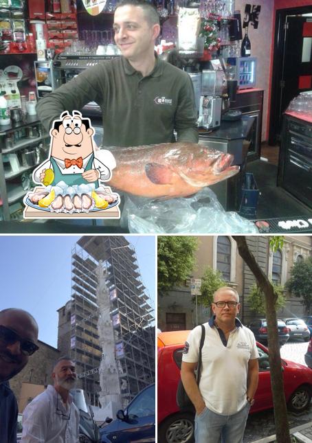 Ordina la cucina di mare a Red Rose Lounge Bar