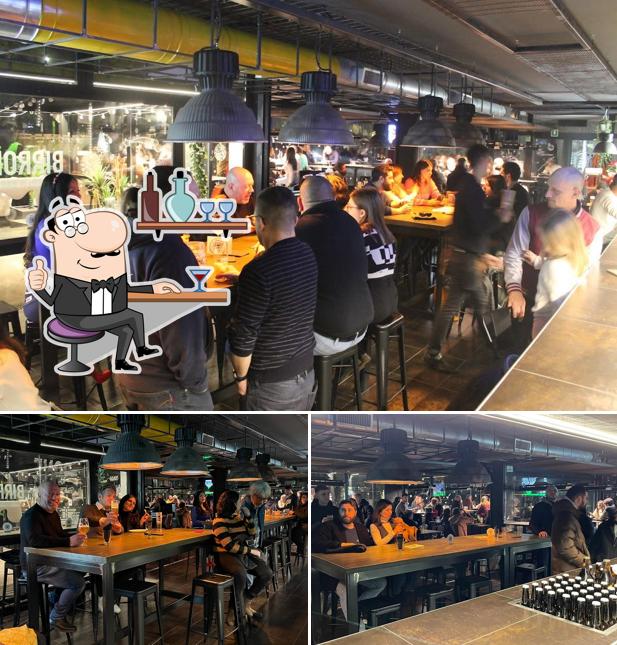 Dai un'occhiata agli interni di Birrone Brew Bar Vigonza - Beer House & Comfort Food