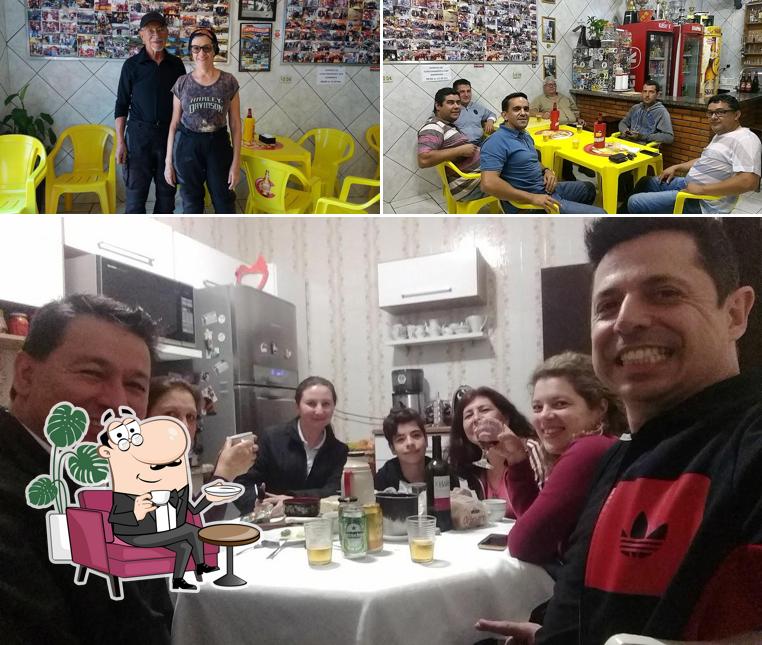 Veja imagens do interior do BAR DO NANDO