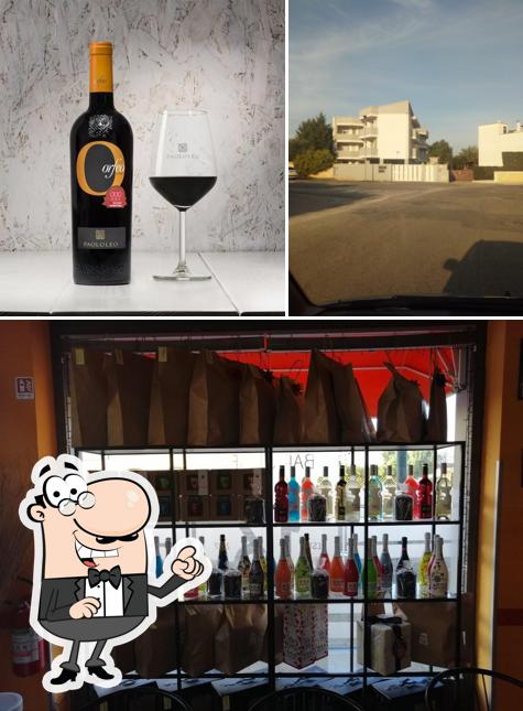 Guarda gli esterni di Bar & Cafè Angolo 13
