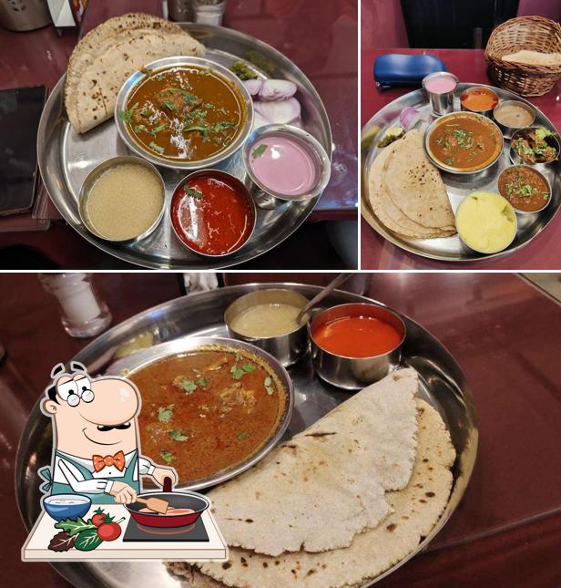 Chicken curry at Kothimbir