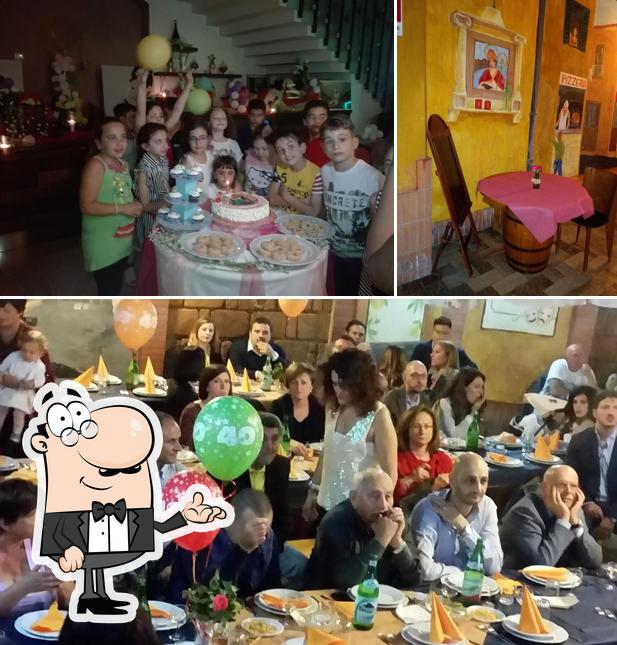 Dai un'occhiata agli interni di Taverna a’ tammurriata