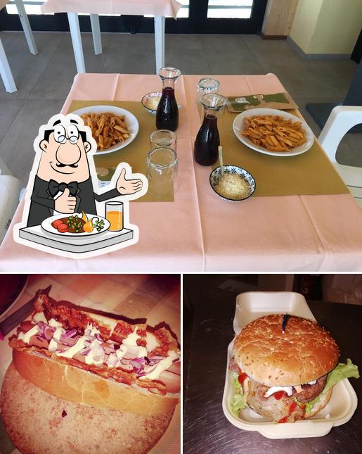 La foto di cibo e interni da Circolo Arci della Colonna