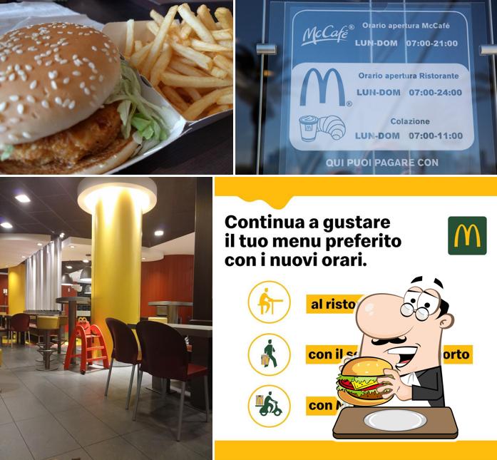 Ordina uno dei tipi di hamburger proposti a McDonald’s Quartucciu