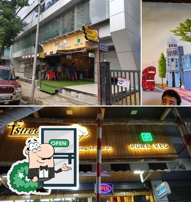The exterior of Street Gourmet