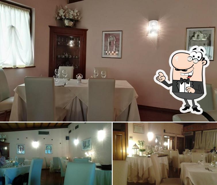 Siediti a un tavolo di Ristorante La Capannina