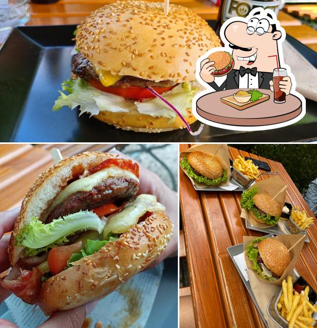 Ordina un hamburger a Börgers & Kings