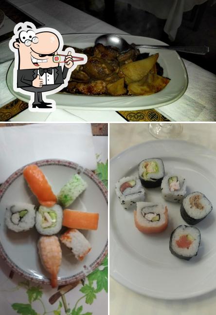 {Restaurant_name} ha disponibilità di piatti di sushi