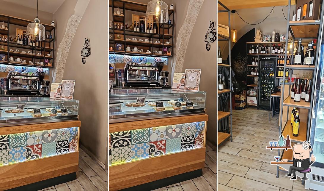 Dai un'occhiata agli interni di In Piazza