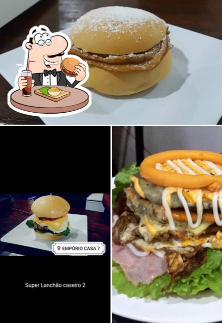 Peça um hambúrguer no EMPÓRIO CASA 7