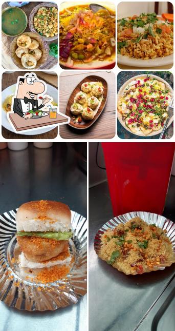 Food at Mumbaikar Vada pav