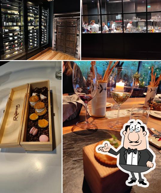 L’Orangerie Restaurant si caratterizza per la interni e cibo