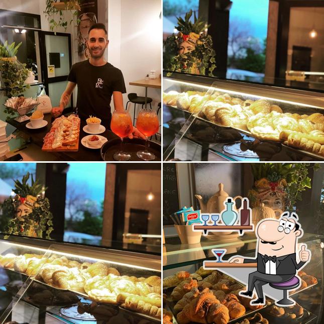 Gli interni di RISTO-BAR DEI PORTICI- PANINI CON CARNE-CUCINA TIPICA SICILIANA - POKE BOWLS - CIBO DA ASPORTO