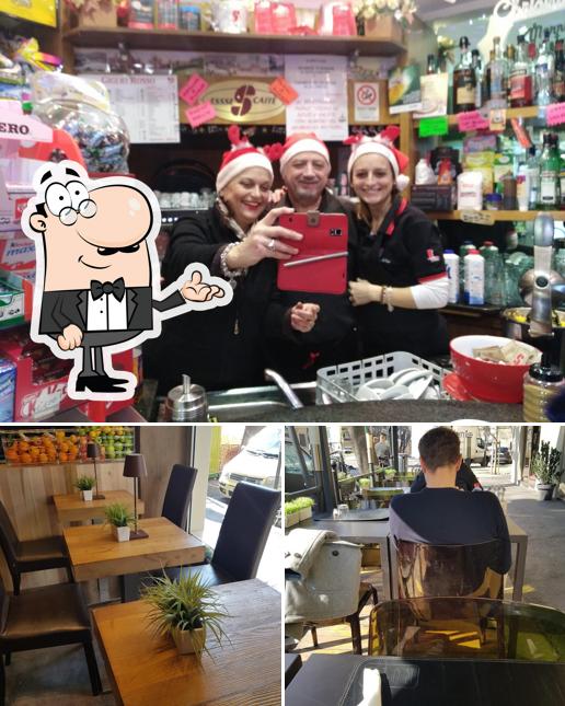 La foto di interni e bancone da bar da Bar Giglio Rosso di Passaretti A. & C. sas