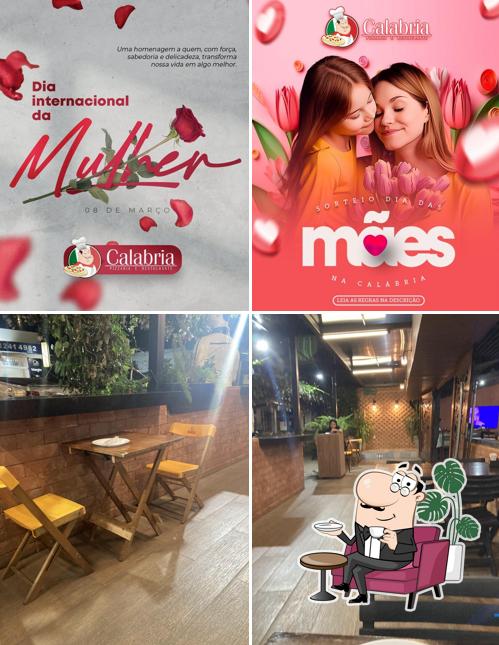 O interior do Pizzaria Calábria