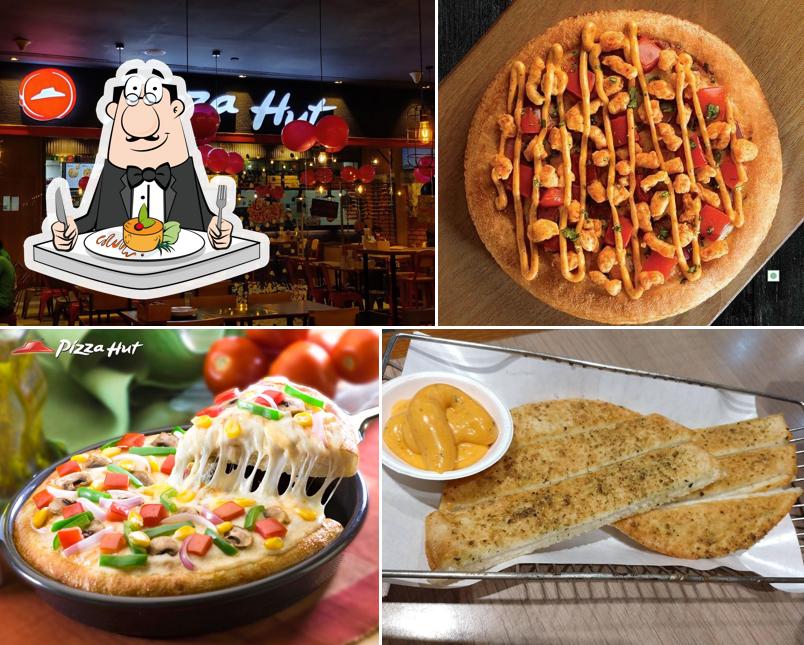 Food at Pizza Hut Korum Mall, Thane, Mumbai