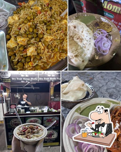 Food at Pandit Ji Bhalle Wale