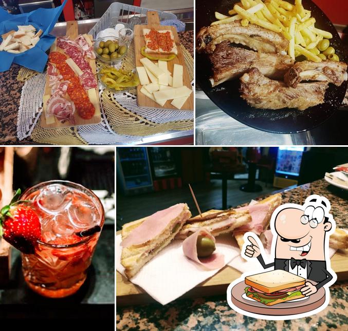 Scegli un panino a BAR LA CHICCHERA CAFFE