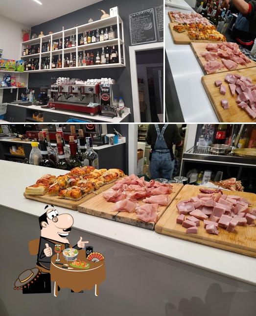 La immagine della cibo e bevanda di Ten Ten