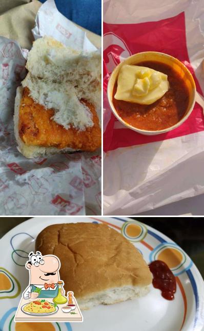 Food at Goli Vada Pav Noida, Sec- 18