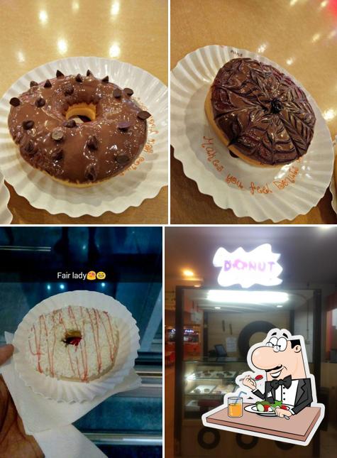 Food at Mukils Donut World