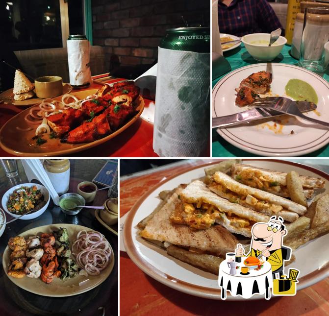 Meals at Road House Bistro
