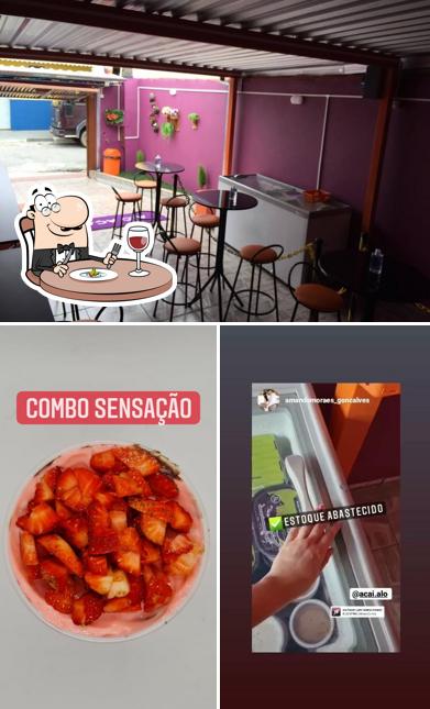 A ilustração do Alô Açaí’s comida e interior