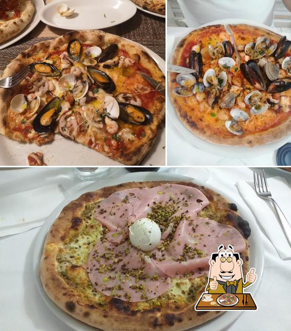 Scegli una pizza a Ristorante Pizzeria Fichera