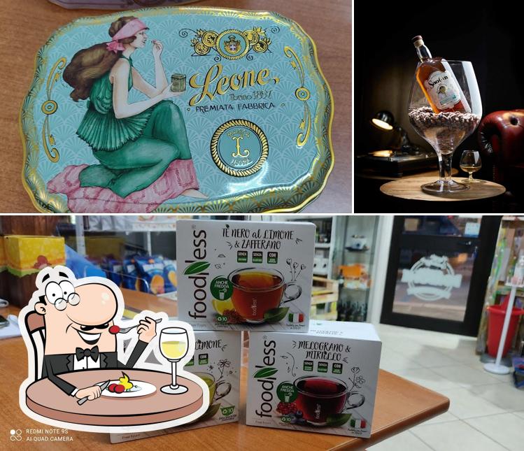 Guarda la immagine che presenta la cibo e bevanda di Eburum Caffe