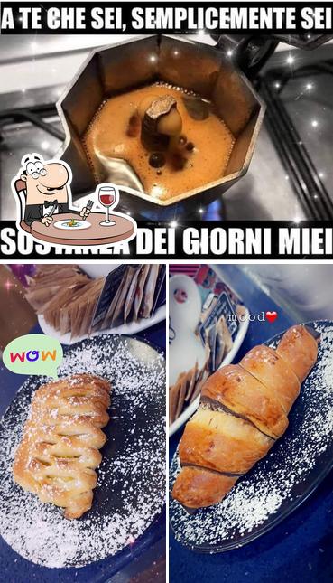 Questa è la foto che mostra la cibo e bevanda di Dream Coffee