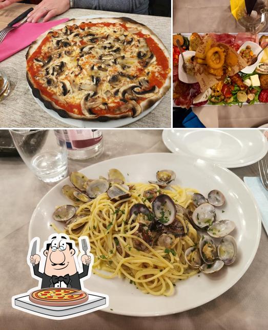 Prenditi una pizza a Pizzeria El Sangria