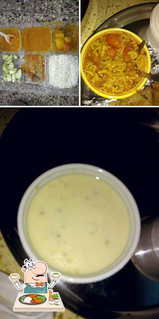 Food at Adarsh Bhojnalay