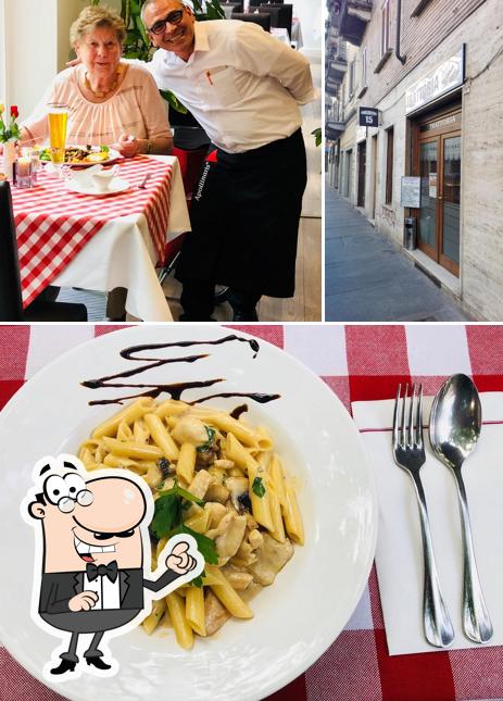 Trattoria Casa mia si caratterizza per la interni e esterno