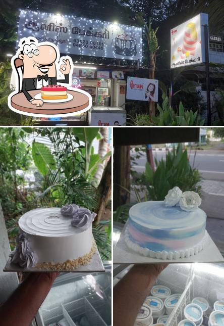 Cheesecake at Annes Bakery