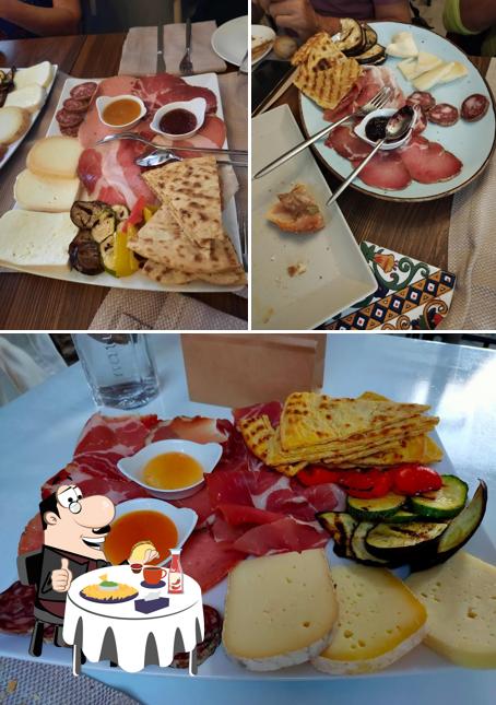 Piatto di formaggi al LA MAIOLICA RISTORANTE