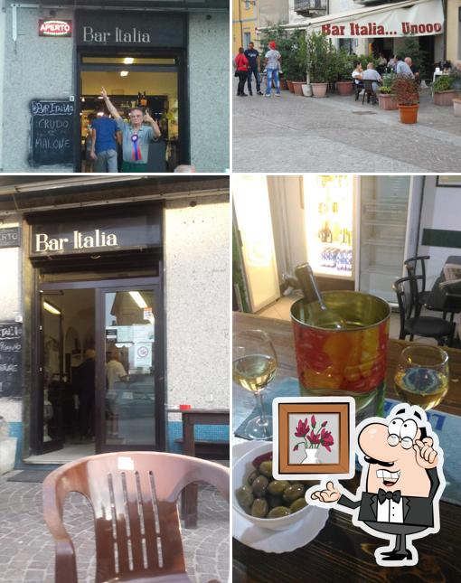 Gli interni di Bar Italia