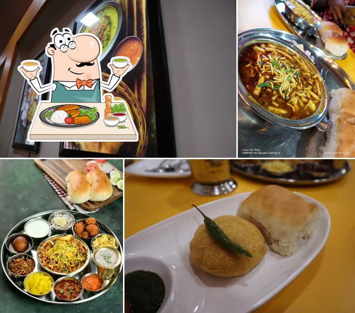 Meals at Hotel Ballaleshwar