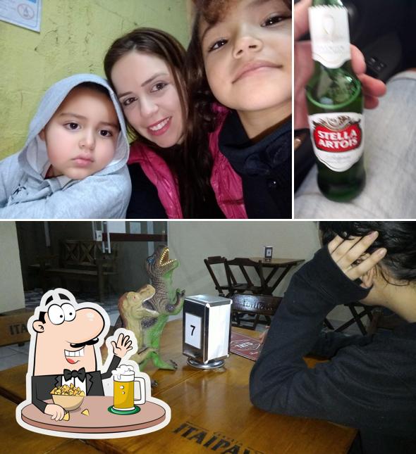 Você pode tomar uma tulipa de cerveja leve ou escura