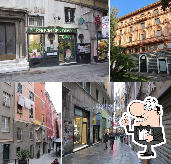 Vedi la foto di Vecchia Genova