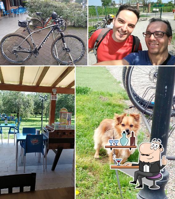 Siediti a un tavolo di Ristorante Al Parco