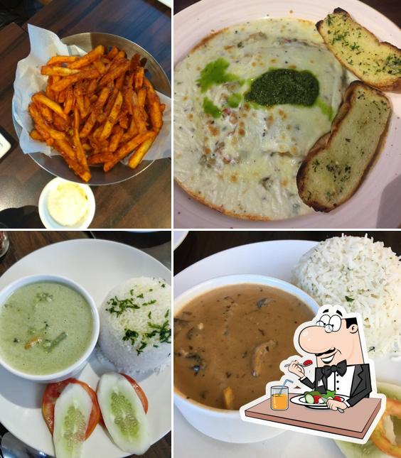 Aromas Café & Bistro