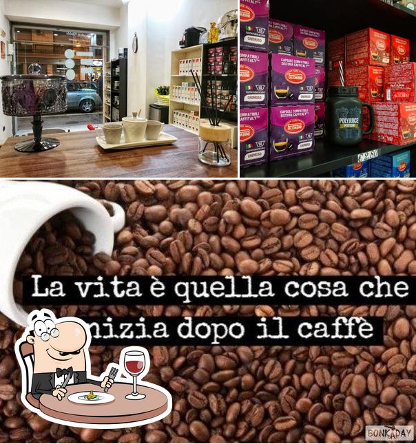 La cibo e interni del ristorante