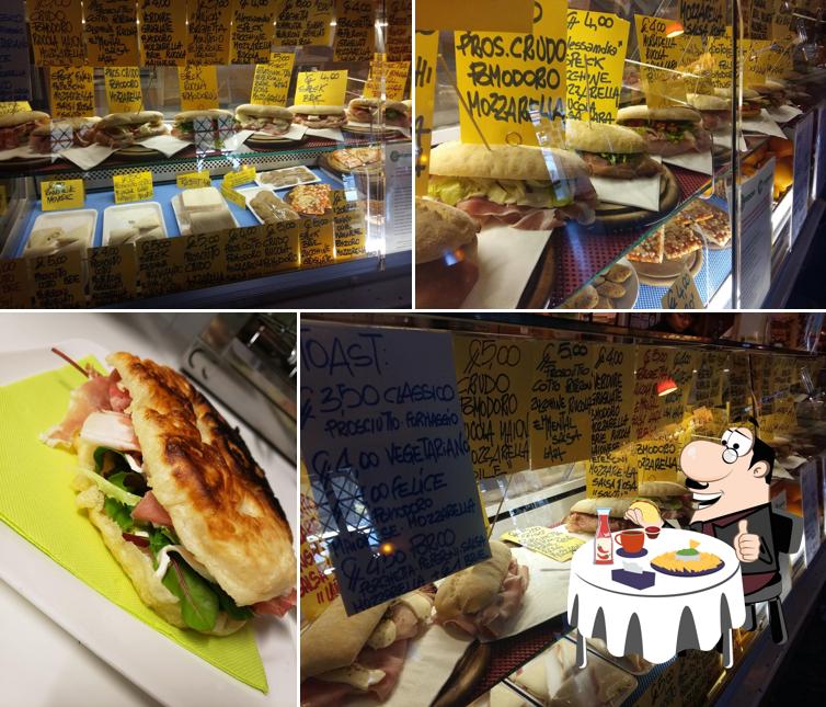 Ordina un hamburger a Bar Beethoven