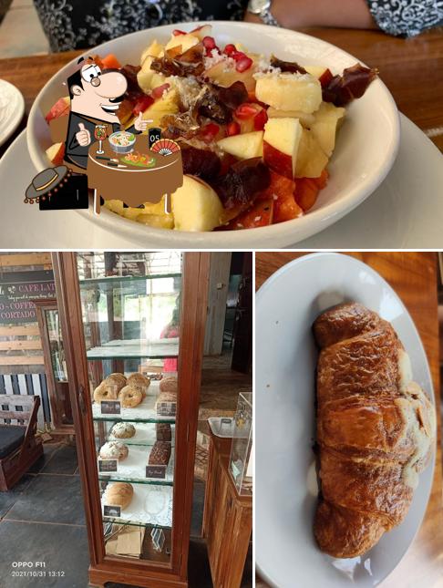 Meals at Artjuna Cafe, Badem